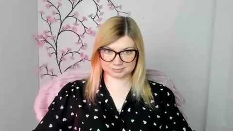 Snapshot of molly_moree chatting on 05-11-26, 11:49 Molly online show from 05-11-26, 11:49