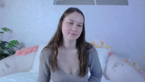 Snapshot of molly_moretti chatting on 05-20-26, 05:02 check my bio online show from 05-20-26, 05:02