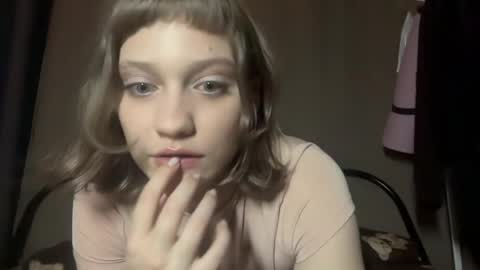 molly_poly online show from 04-18-26, 06:12