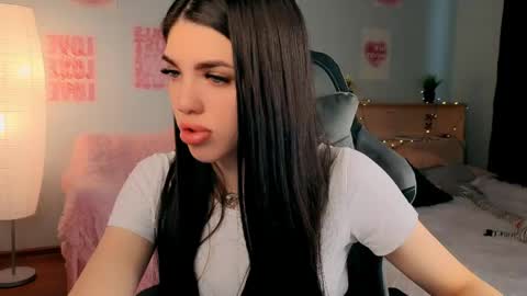 Snapshot of molly_rettyy chatting on 04-11-26, 04:28 Molly online show from 04-11-26, 04:28