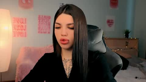 Snapshot of molly_rettyy chatting on 04-18-26, 04:49 Molly online show from 04-18-26, 04:49