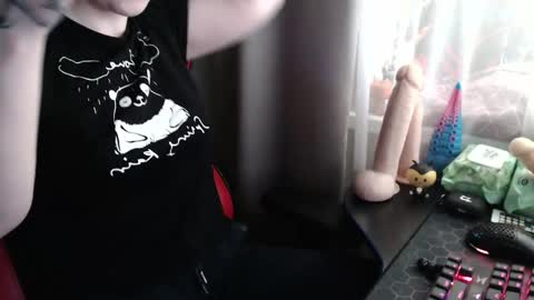 I have new photos come and see with love Molly online show from 06-03-26, 02:33