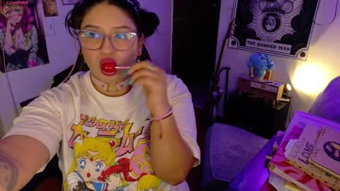 Snapshot of molly_shake chatting on 03-28-26, 07:08 Molly online show from 03-28-26, 07:08