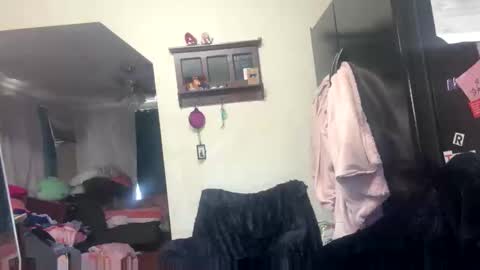 Snapshot of molly_theslut chatting on 03-23-26, 02:10 molly_theslut online show from 03-23-26, 02:10