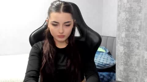 Molly online show from 11-19-25, 08:20