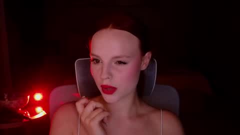 Snapshot of mollybossy chatting on 05-21-26, 03:41 Molly online show from 05-21-26, 03:41