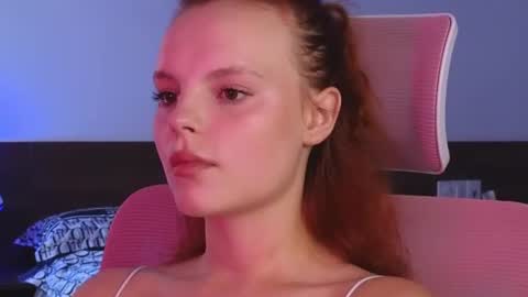 Snapshot of mollybossy chatting on 06-10-26, 01:39 Molly online show from 06-10-26, 01:39