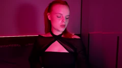 Snapshot of mollybossy chatting on 07-26-26, 02:57 Molly online show from 07-26-26, 02:57