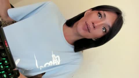 Molly Frakambush online show from 12-28-24, 04:41