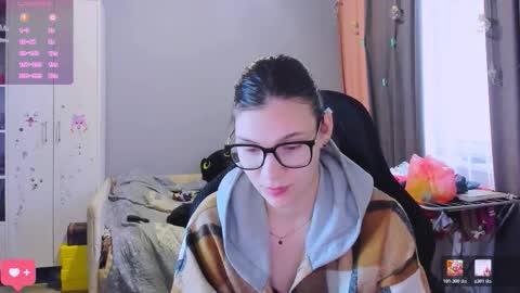  KIRA  online show from 02-10-26, 04:38