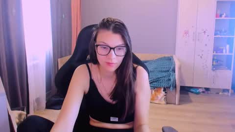  KIRA  online show from 03-19-26, 03:10