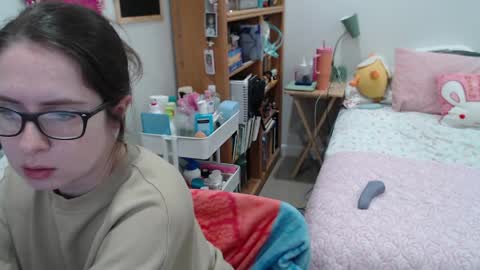 mollymeadows online show from 04-22-26, 05:25