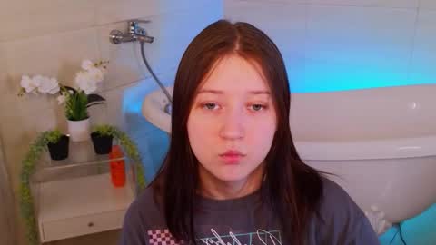 Snapshot of mollymmay chatting on 03-03-26, 10:10 Molly online show from 03-03-26, 10:10