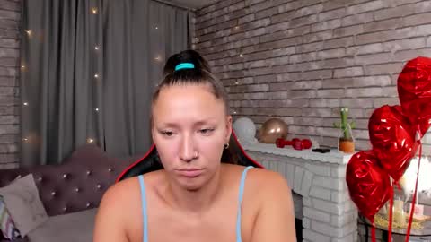 hi im Molly heregreat boobs big heart  warm pussy  online show from 03-05-26, 01:12
