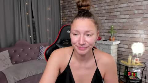 Snapshot of mollynay chatting on 04-28-26, 12:20 hi im Molly heregreat boobs big heart warm pussy online show from 04-28-26, 12:20