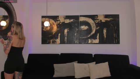 Molly Sunders online show from 03-27-26, 08:52