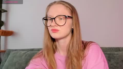 Snapshot of mollytucker chatting on 07-12-26, 03:25 mollytucker online show from 07-12-26, 03:25