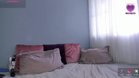 Molly online show from 10-05-25, 07:23