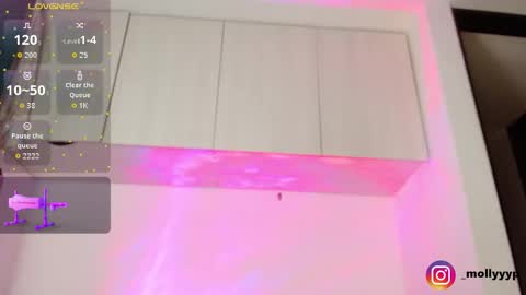 Snapshot of mollyyy_y chatting on 02-22-26, 02:02 mollyyy_y online show from 02-22-26, 02:02