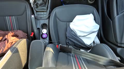 Snapshot of molnaratti14 chatting on 12-28-24, 09:52 Oszkr online show from 12-28-24, 09:52