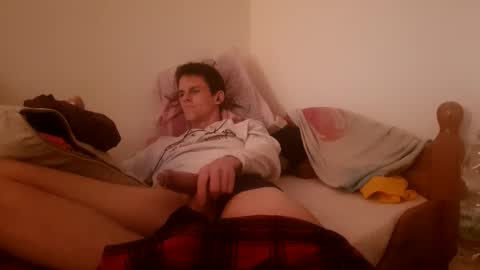 Snapshot of molnaratti14 chatting on 10-04-25, 07:50 Oszkr online show from 10-04-25, 07:50