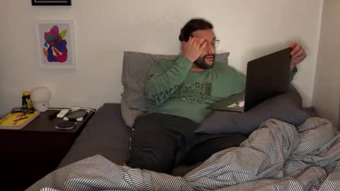 molten_escargot online show from 12-20-24, 09:00