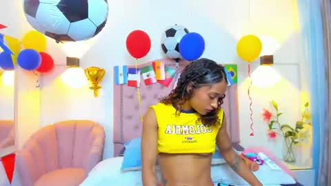 molyrestrepo online show from 06-23-26, 08:07