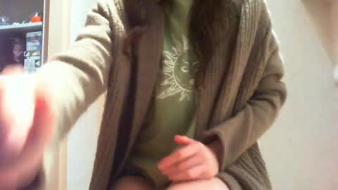 Snapshot of momentbeforedown chatting on 12-08-24, 03:43 Hailey online show from 12-08-24, 03:43