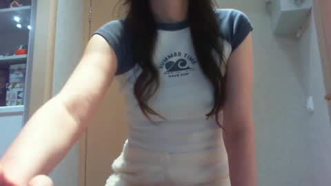 Snapshot of momentbeforedown chatting on 12-08-24, 08:58 Hailey online show from 12-08-24, 08:58