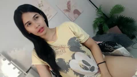 MOMIKHEM online show from 03-10-26, 02:55