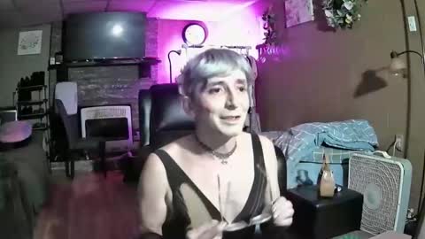 Snapshot of mommamadesissy chatting on 04-04-26, 08:50 Bink online show from 04-04-26, 08:50
