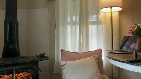 Mia  online show from 11-29-25, 03:26