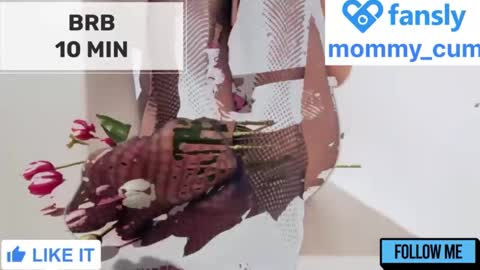 Snapshot of mommy_cum chatting on 12-25-24, 05:16 Mommy online show from 12-25-24, 05:16