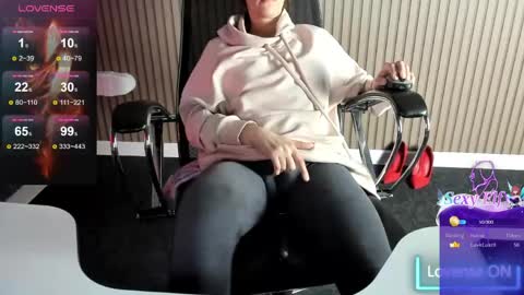 Mommy online show from 04-23-26, 01:40