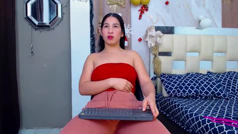 Snapshot of mommy_dulce chatting on 12-22-25, 10:29 ANDREA online show from 12-22-25, 10:29