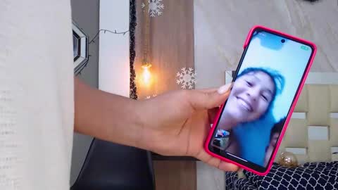 Snapshot of mommy_dulce chatting on 01-13-26, 01:22 ANDREA online show from 01-13-26, 01:22