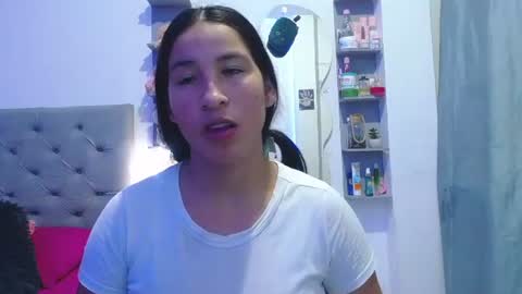 Snapshot of mommy_dulce chatting on 07-23-26, 01:19 ANDREA online show from 07-23-26, 01:19