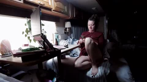 Mommys Edge Camp online show from 08-03-26, 11:48