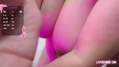 Snapshot of mommyissuess_ chatting on 03-07-25, 02:15 Daphne  online show from 03-07-25, 02:15