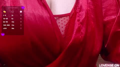 Snapshot of mommyissuess_ chatting on 03-11-25, 11:26 Daphne  online show from 03-11-25, 11:26