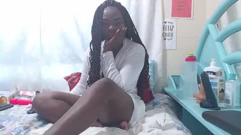 Snapshot of mommywebcam chatting on 12-24-24, 12:55 DINAH online show from 12-24-24, 12:55