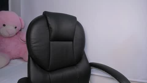 Momo  online show from 03-11-26, 03:23