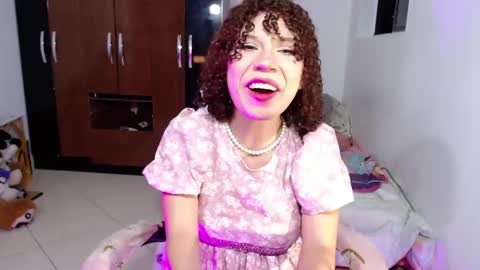 Snapshot of mon_belle chatting on 09-26-25, 04:16 Jessie online show from 09-26-25, 04:16