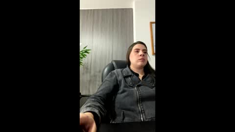 Snapshot of mona28__ chatting on 09-30-25, 04:45 Mona online show from 09-30-25, 04:45