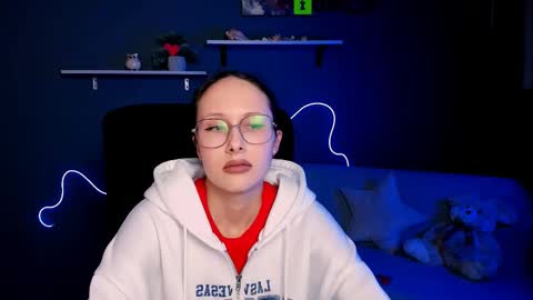 Mona  online show from 03-05-25, 12:44