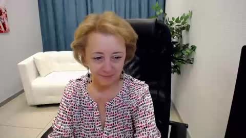 Mona online show from 06-12-26, 11:53