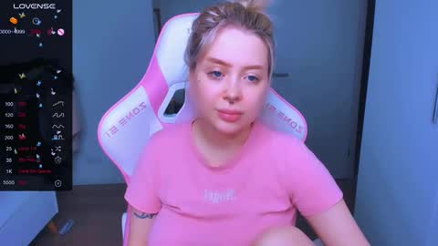 Snapshot of monalauu chatting on 02-06-25, 02:33 online show from 02-06-25, 02:33