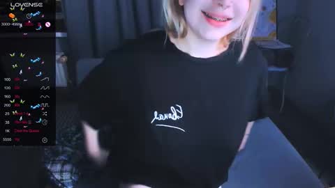 Snapshot of monalauu chatting on 02-03-26, 09:09 online show from 02-03-26, 09:09