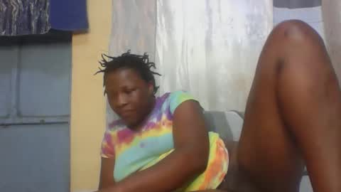 Snapshot of monalisaah chatting on 12-15-25, 10:52 monalisaah online show from 12-15-25, 10:52