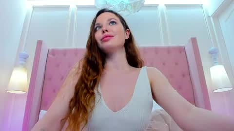 Snapshot of monaricci chatting on 05-11-26, 02:45 Mona online show from 05-11-26, 02:45